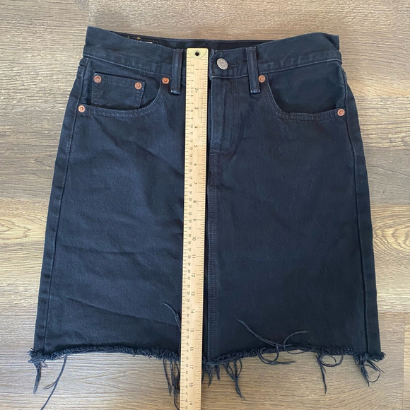 Levi's Jean Skirt 24 Black Denim Premium Frayed Western Rodeo Stampede Summer - Picture 5 of 15
